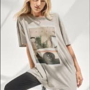 DENIM FORUM GRAPHIC TEE